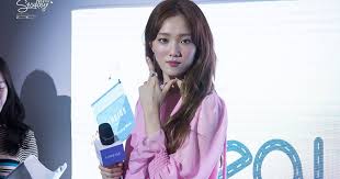 Lee sung kyung is a south korean actress and model. This Is How Lee Sung Kyung Reacted When Fans Suddenly Shouted Nam Joo Hyuk Koreaboo