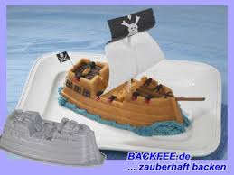Piratenschiff kuchen pirat kuchen kindergeburtstag piraten geburtstagskuchen für jungen piraten schiff piraten party kinder kuchen kindergeburtstage geburtstagstorte. Backform Schiff Piratenschiff Backfee De