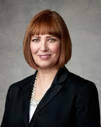 Elaine Vant's Instagram, Twitter & Facebook