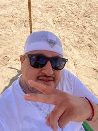 Marcos Veloz's Instagram, Twitter & Facebook