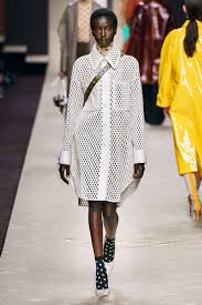 Best Milan Fashion Week Looks Of Fall 2019 I Dreaminlace Com Fashion Fashion Week Ladies Tops Fashion