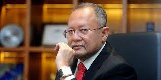 Malam tadi aku terbaca senarai 50 orang terkaya malaysia di dalam forbes dan nama anak jati sungai petani. Weststar Founder Started His Used Car Business After 13 Years In The Military