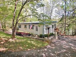 Buying and selling lake lanier real estate, search ga mls listings and homes for sale on lake lanier! Lake Sidney Lanier Homes Blog Lake Lanier Cottages For Sale Find Your Waterfront Cottage Here