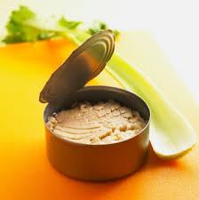 Il tonno è diventato un alimento molto comune per gli esseri umani, sia come spuntino che come parte di un pasto completo. Tonno In Scatola Come Salvarsi Leggendo Bene Le Etichette E Due Consigli Di Qualita Luciano Pignataro Wine Blog