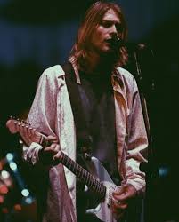 Kurt Singing And Playing Guitar On Stage Nirvana Nirvana Kurt Cobain Nirvana Kurt Nirvana