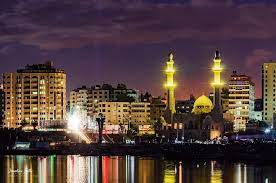 صورة مسجد الحساينة غرب مدينة غزة ليلا san francisco skyline new york skyline skyline