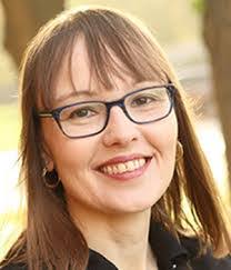 Jennifer Hutton's Instagram, Twitter & Facebook