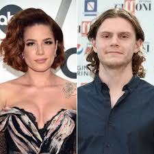 Evan peters ретвитнул(а) smash mouth. Halsey And Boyfriend Evan Peters Are A Very Good Match Together