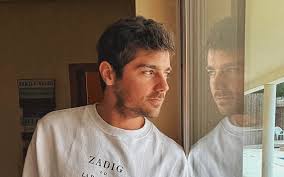 Lourenço ortigão desmente os rumores de separação e garante que ele e a cantora continuam em clima de romance. Lourenco Ortigao Encarei Os Morangos Como Um Ano Sabatico Nao Me Levei Muito A Serio Enquanto Ator Vip Pt