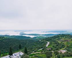 A futuristic domicile in the middle of wild nature. Visitar O Alqueva Roteiro De 2 Dias Ponto De Partida