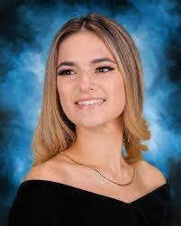 Lara Macumber's Instagram, Twitter & Facebook