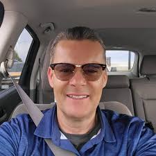 Sending you love kisses and hugs yur.pretty and beautiful