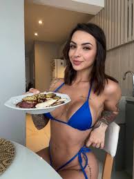 Mulher Fitness Perfeita: Karol Rosalin revela que gasta mais de R$ 6 mil  por mês com alimentação saudável
