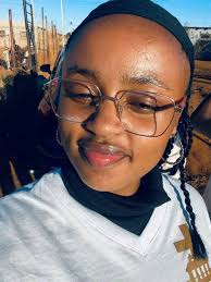 Hi Ex Woodmedian's, does anyone happen to know, the whereabouts of Leanne  Nel! I was at School with her between 76 & 78. I lost touch with her in  1981.