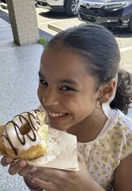Niña Comiendo Donas Que Se Engorda
