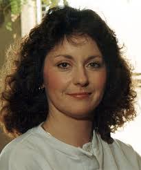 Lesa Hogan's Instagram, Twitter & Facebook