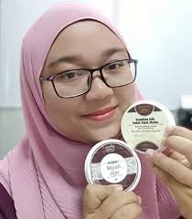 It is a traditional cosmetic that still being used by the elderly women in malaysia. Bedak Sejuk Moden Muka Berseri Seri Home Facebook