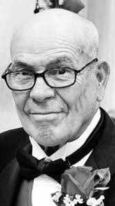 Travis Farrar's Instagram, Twitter & Facebook