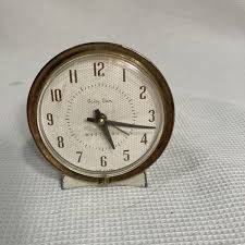 Preços baixos em Baby Ben Relógio de corda em despertadores colecionáveis  (1930-1969)