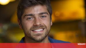 Lourenço ortigão viajou até à lua numa produção nunca antes vista. Lourenco Ortigao Arrasa Em Revista Masculina Social Sabado