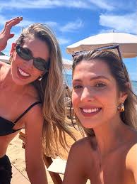 coyabeach ✓🥂comida perfeita (tanto que repetimos em Monte Carlo ) , ótimo  para tomar sol e o dia estava lindo demais 💙🙌🏻