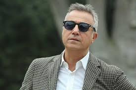 L'attore viene sopreso dai figli, che lo definiscono un tipo 'brillante', solo un po' chiacchierone. Covid Figlio Di Massimo Ghini E Uscito Dall Ospedale
