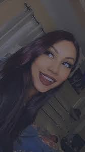 Sabrina Newton's Instagram, Twitter & Facebook