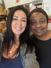 Gasket file size box, missing clips 3 available with a lid $5 each one  without a lid for $3 KE Salena Overstock