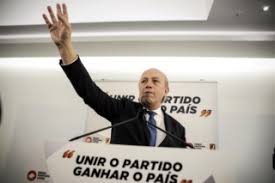 João santana lopes ретвитнул(а) fc paços de ferreira. Santana Lopes Corta Relacao Com O Psd E Pode Fundar Novo Partido Partidos Politicos Publico