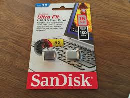 Maybe you just like seeing circuit boards of flash drives? Sandisk Ultrafit Usb 3 0 Flashdrive 16gb Bjorn3d Com