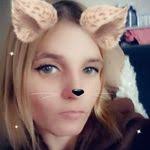 Kelly Caspers's Instagram, Twitter & Facebook