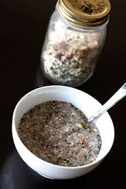 Muesli Aux Flocons D Avoine Graines De Chia Sesame Et Fruits Secs Graines De Chia Recette Muesli Alimentation