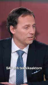 Det tyska börsindexet DAX har stigit +30 procent det senare året. Varför  går det så bra? David Cederberg, förvaltare på Handelsbanken Europa  Selektiv, förklarar varför.