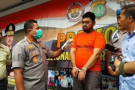 Polres cianjur membuat posko pengaduan terkait dugaan penipuan wedding organizer (wo) highleve. Ditipu Wo Pandamanda Pernikahan Pengantin Baru Ini Tanpa Dekorasi Hingga Katering Halaman All Kompas Com