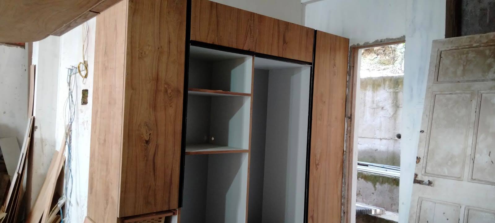 Almirah product image