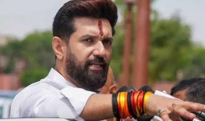 UttarPradesh यूपी चुनाव 2027, चिराग पासवान की पार्टी का बड़ा ऐलान, सभी 403 सीटों पर अकेले लड़ेगी चुनाव #उत्तर_प्रदेश : एनडीए गठबंधन में शामिल चिराग ...