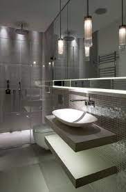 Lampadari Bagno 10 Idee Sospese Irresistibili Fillyourhomewithlove Bagni Contemporanei Ispirazione Bagno Bellissimi Bagni