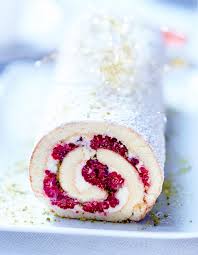 Recette Buche Framboises Et Pistaches Separez Les Jaunes D œufs Des Blancs Fouettez Les Jaunes Avec Le Sucre Ajoutez La Recettes Noel Dessert Noel Recette