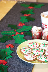 Felt Christmas Table Runner From Life Sew Savory Christmas Table Runner Christmas Runner Table Runner Diy