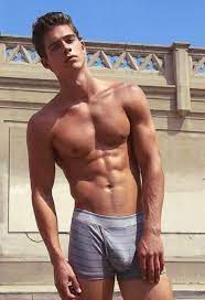 Interior acolchado para aislar del frío y otorgar un pleno descanso mientras caminas. 160 Ideas De Chicos En Boxer Boxer Hombres Hombres Guapos