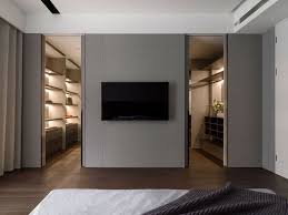 أمل العايد On Twitter In 2020 Schlafzimmer Design Begehbarer Kleiderschrank Dachgeschoss Kleiderschrank Fur Dachschrage