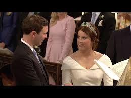 Verwöhne deine augen mit dem 2 hochzeitskleid von prinzess. Prinzessin Eugenie Und Jack Brooksbank Hier Sehen Sie Den Emotionalste Moment Der Trauung Youtube