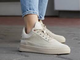 Approfitta delle incredibili offerte del nostro outlet e crea il tuo total look guess. Sneakers Di Tendenza Da Donna Scoprile Su Zalando