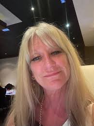 Brenda Kish's Instagram, Twitter & Facebook