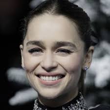 She is popularly known for her work roles in triassic attack, game of thrones and terminator genisys. Emilia Clarke Promiflash De