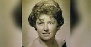 Danielle Olds's Instagram, Twitter & Facebook