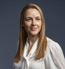 Jennifer Bruni's Instagram, Twitter & Facebook