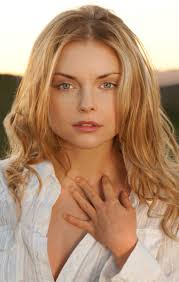 Hall Stars Wall: Izabella Miko