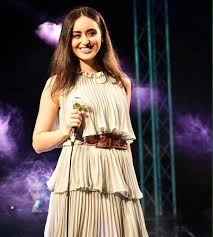 Pin By Loujain Mestiri On Faya Younen In 2020 Fashion Flapper Dress Dresses