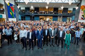 The recruiter had a list with questions to fill out. Siemens Gamesa Twitterissa People Make All The Difference Roughly 3 000 Employees Attended A Town Hall Meeting In Which Markus Tacke Ceo Siemens Gamesa Once Again Expressed His Joy Of Being Present With